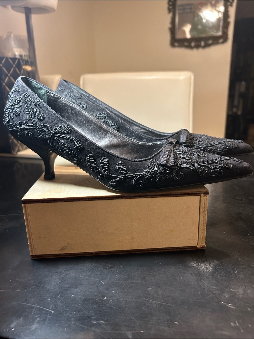 Prada Black Suede Embroidered Pointed-Toe Pumps w Kitten Heel~SALE 2DAY ONLY! - Picture 2 of 6